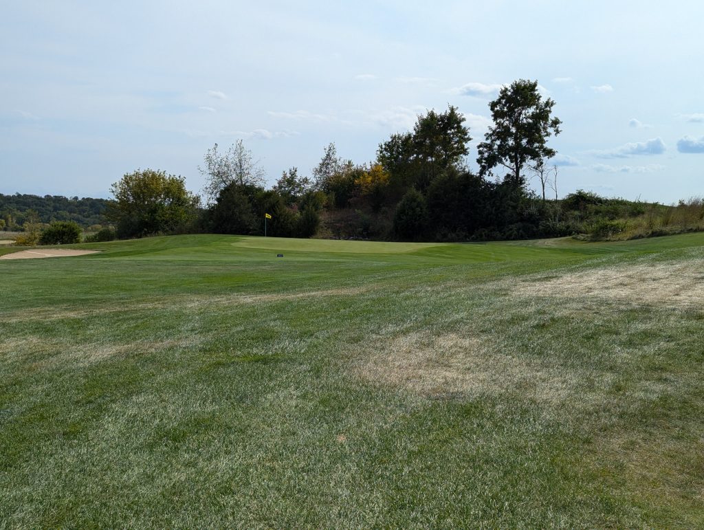 Broadlands Golf Club 14 PXL 20240915 194629054.MP